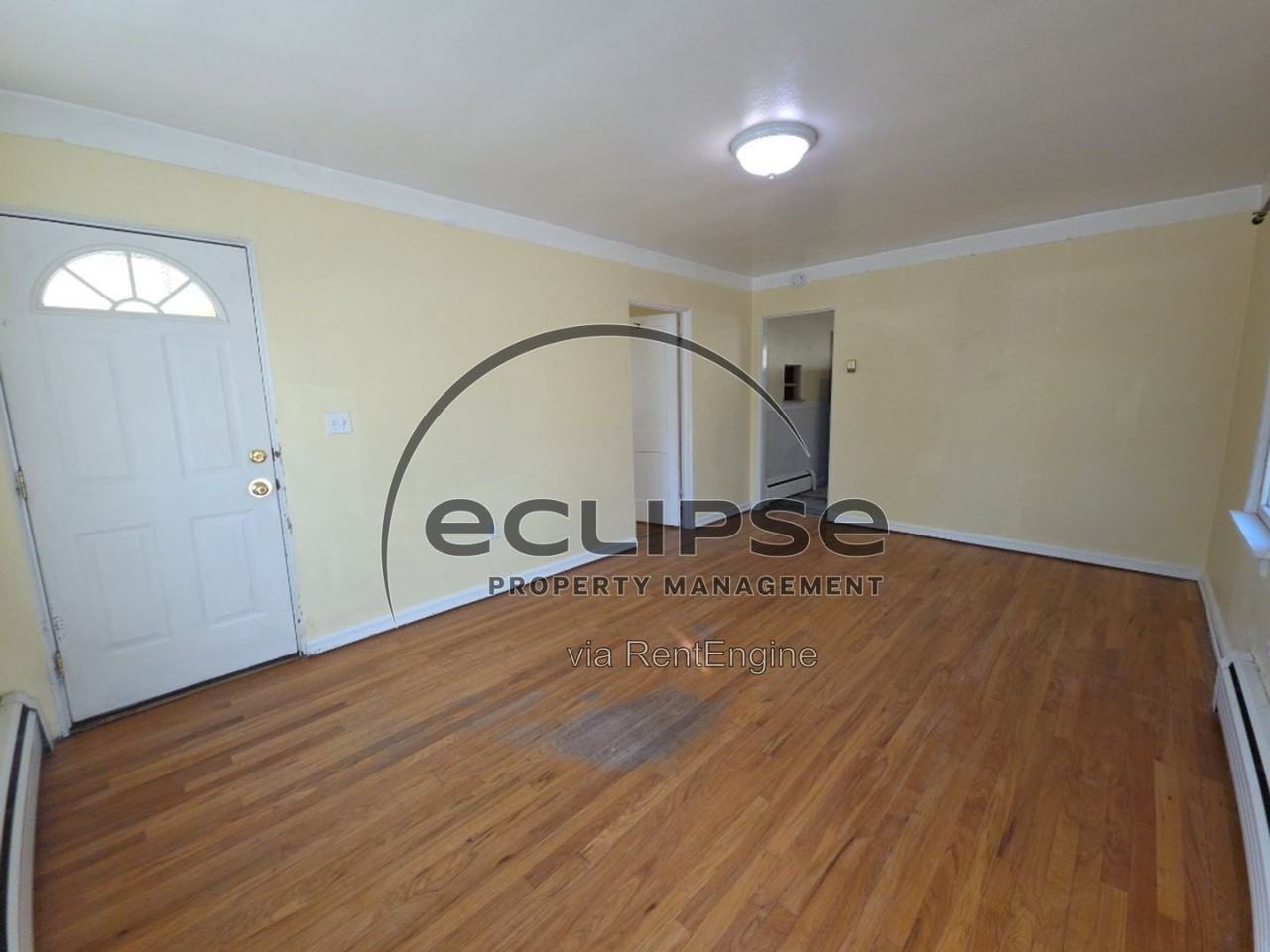 909 3rd St - Photo 7 of 11