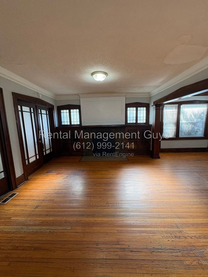 3301 Thomas Ave N #1 - Photo 5 of 17