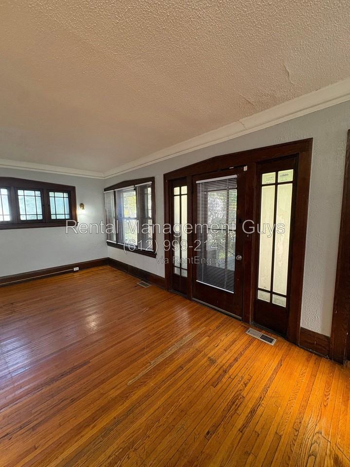 3301 Thomas Ave N #1 - Photo 7 of 17