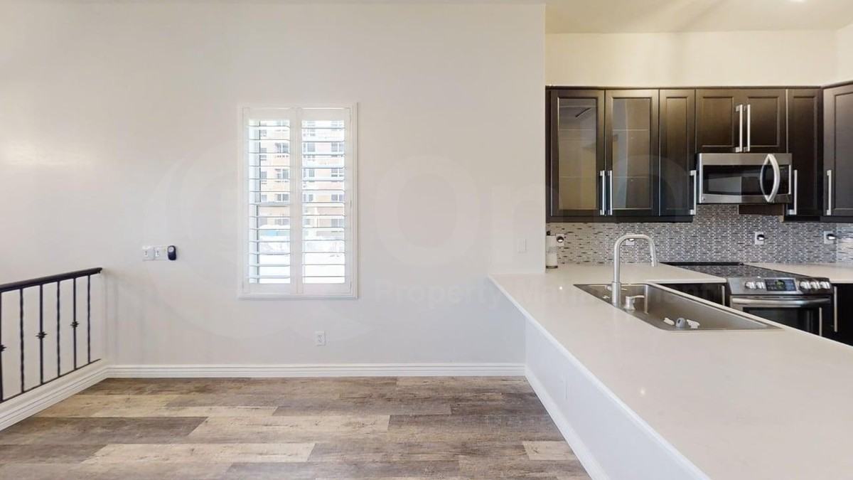 102 W Laurel Ct - Photo 4 of 18