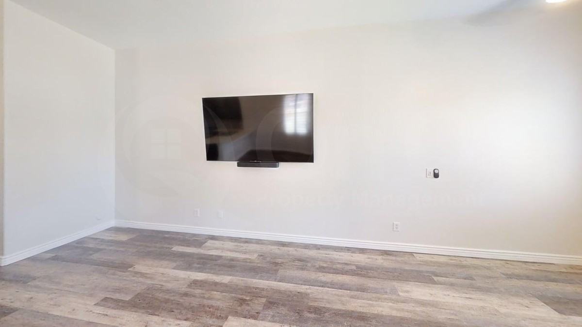 102 W Laurel Ct - Photo 6 of 18