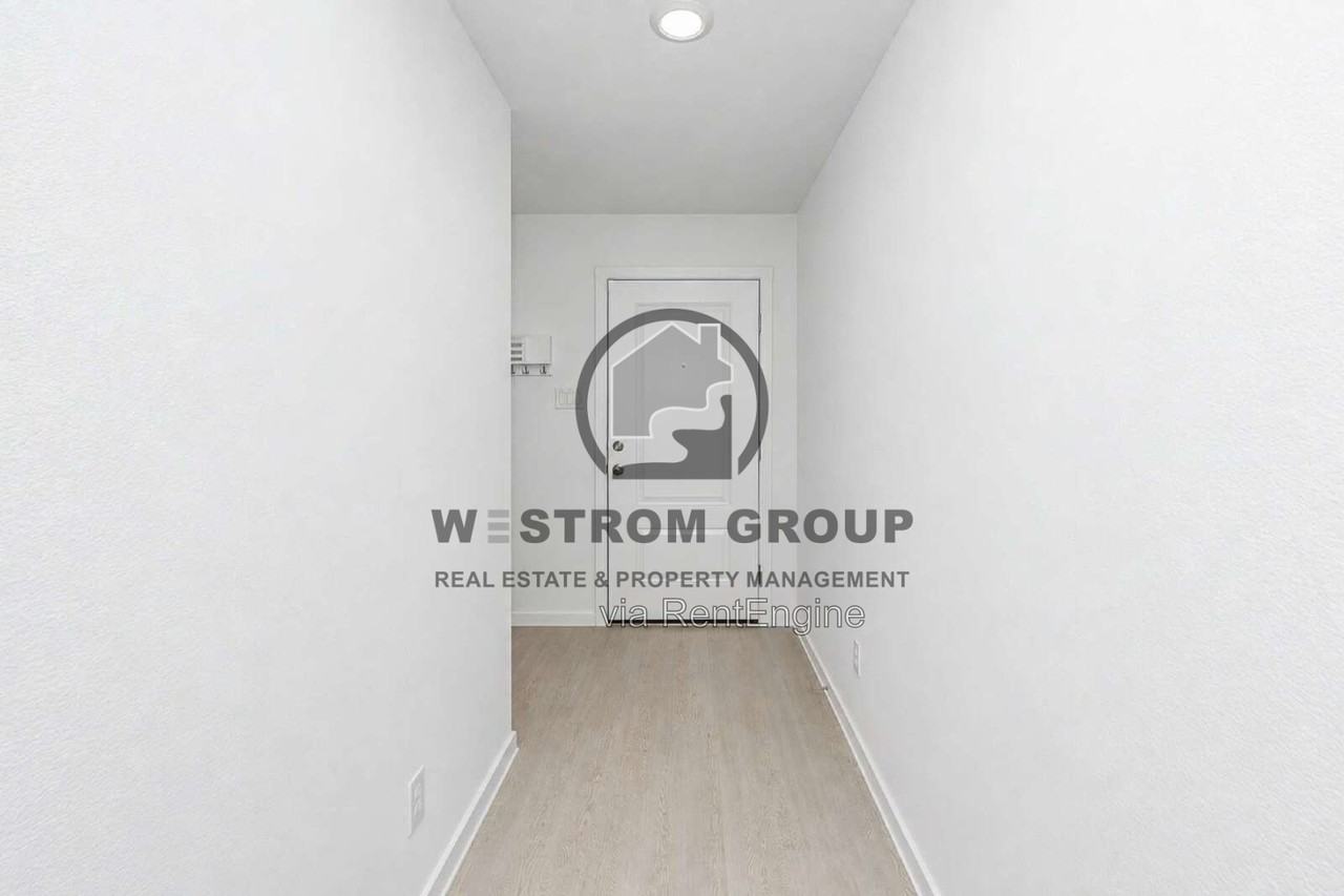 11554 Gammon Ave - Photo 5 of 35