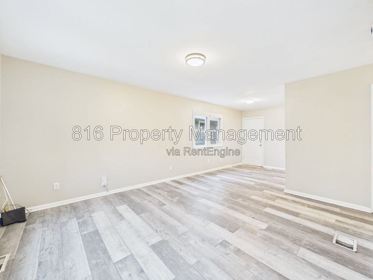 3909 E 60th Ter - Photo 4 of 23