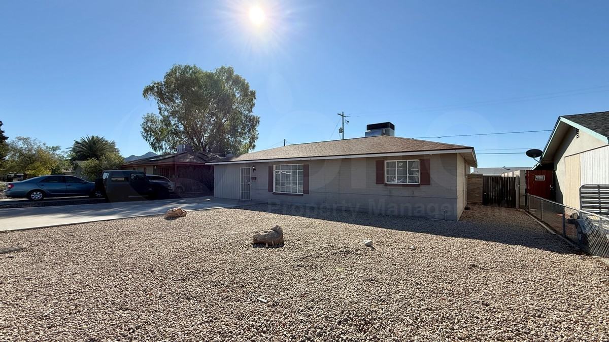 517 E Orchid Ln
