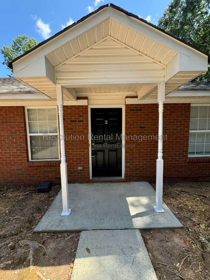 733 Stallings Rd #H - Photo 2 of 11