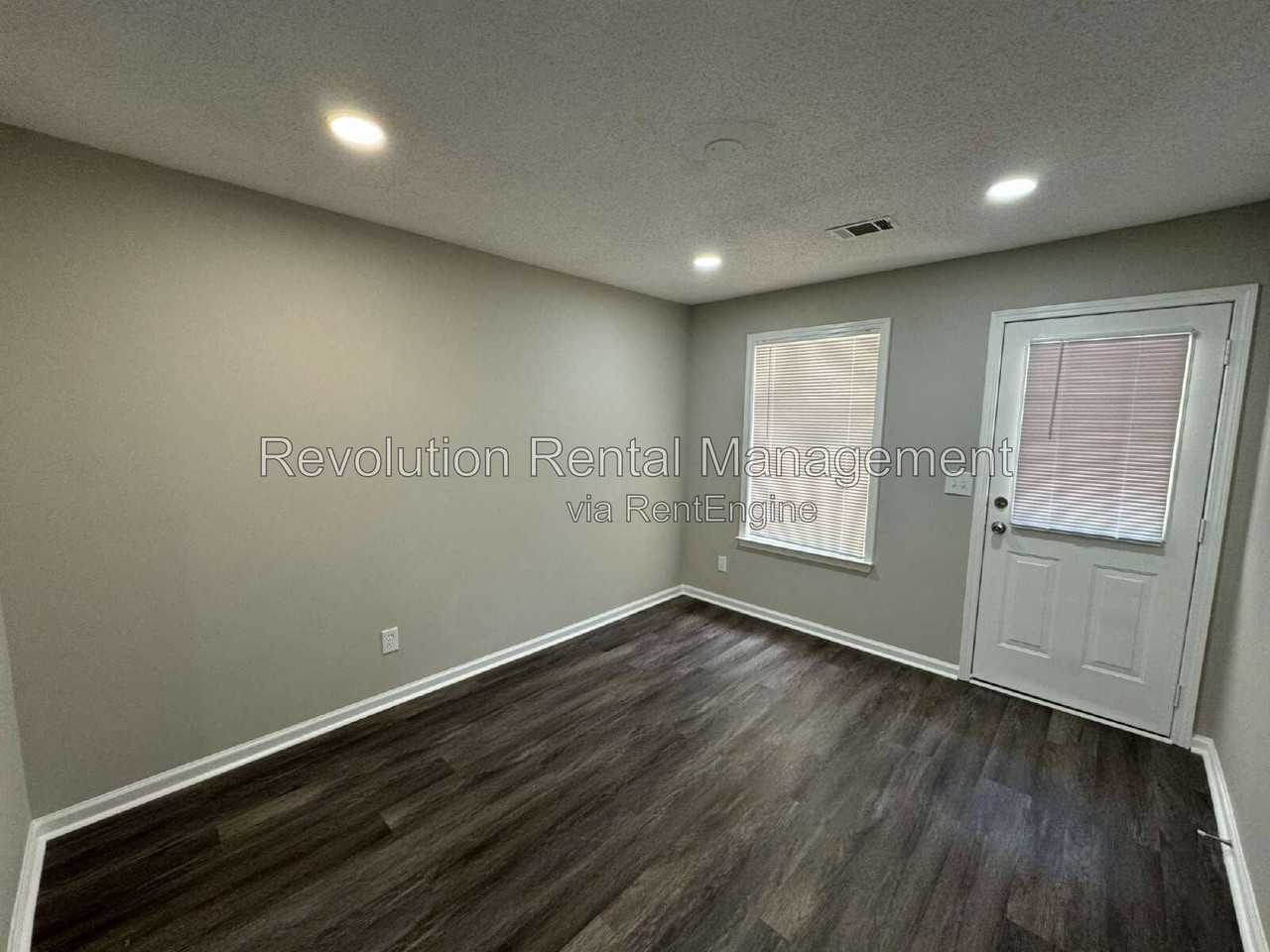 733 Stallings Rd #H - Photo 7 of 11