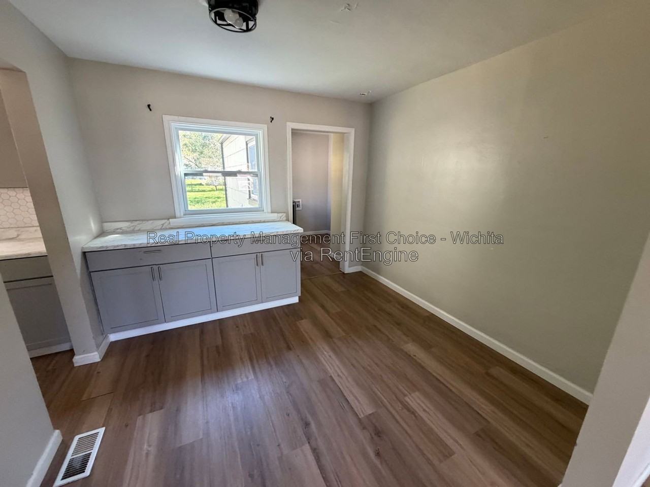 1816 S Millwood St - Photo 2 of 5