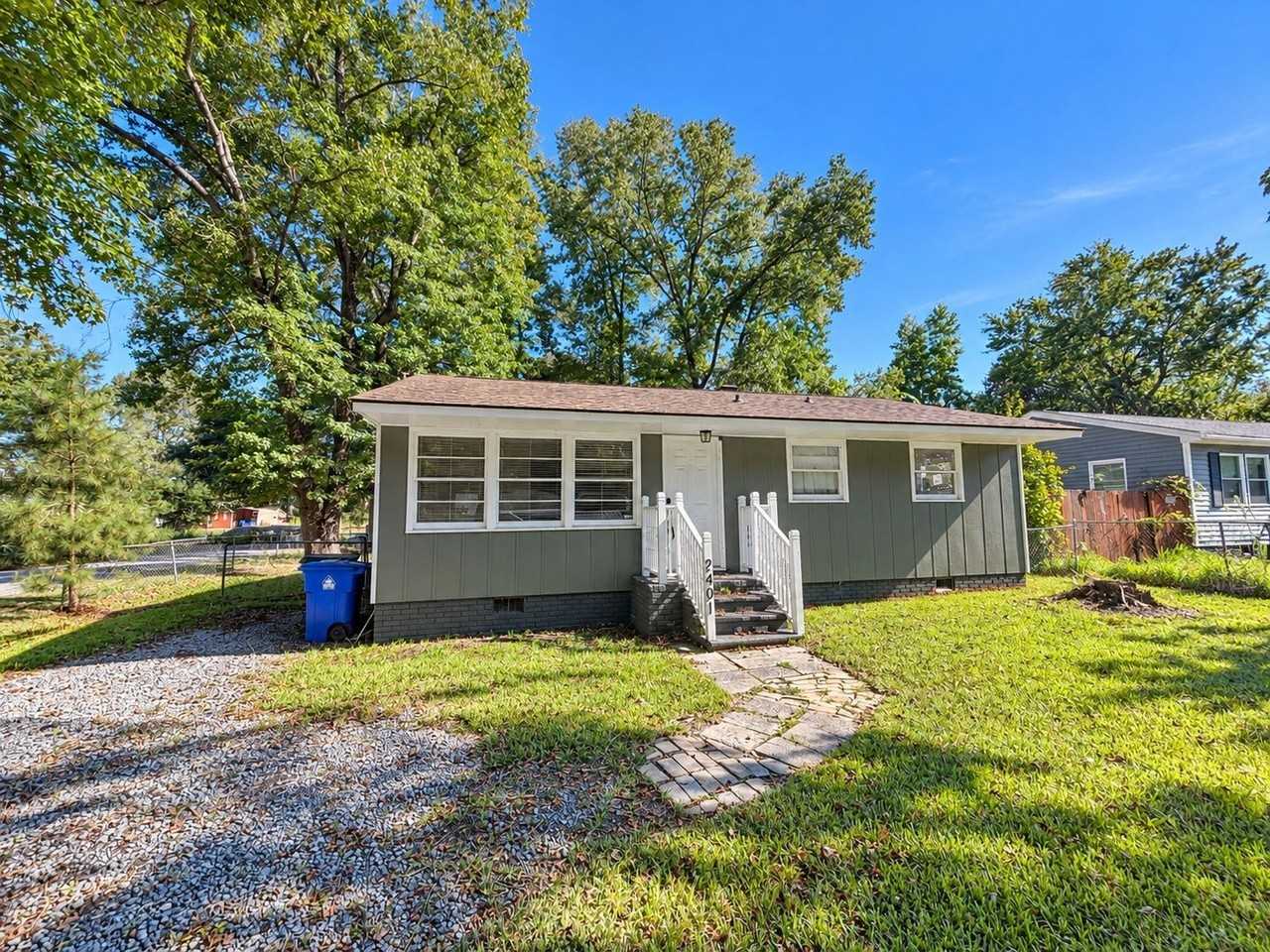 2401 Falcon Rd - Photo 2 of 13