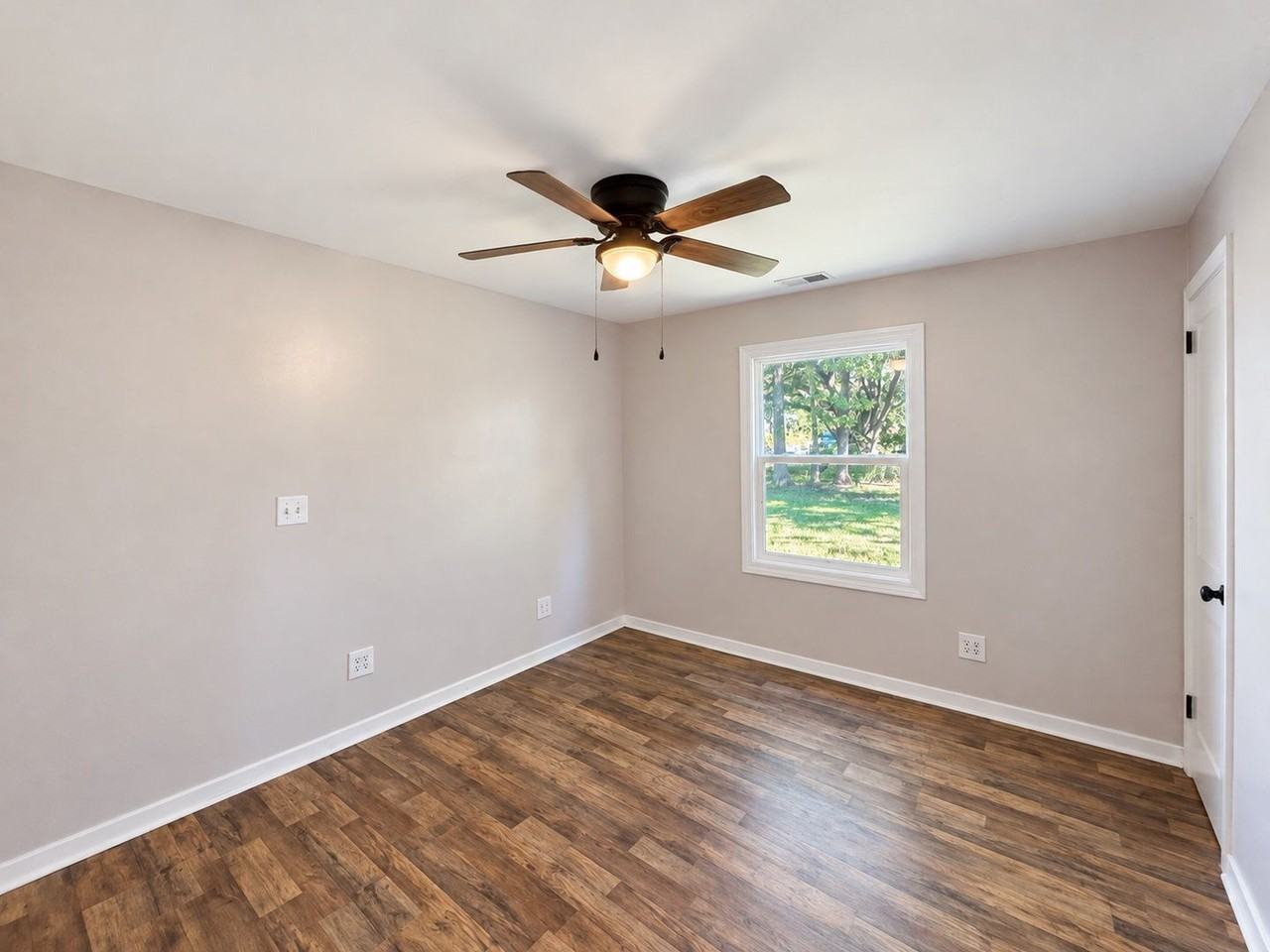 2401 Falcon Rd - Photo 7 of 13