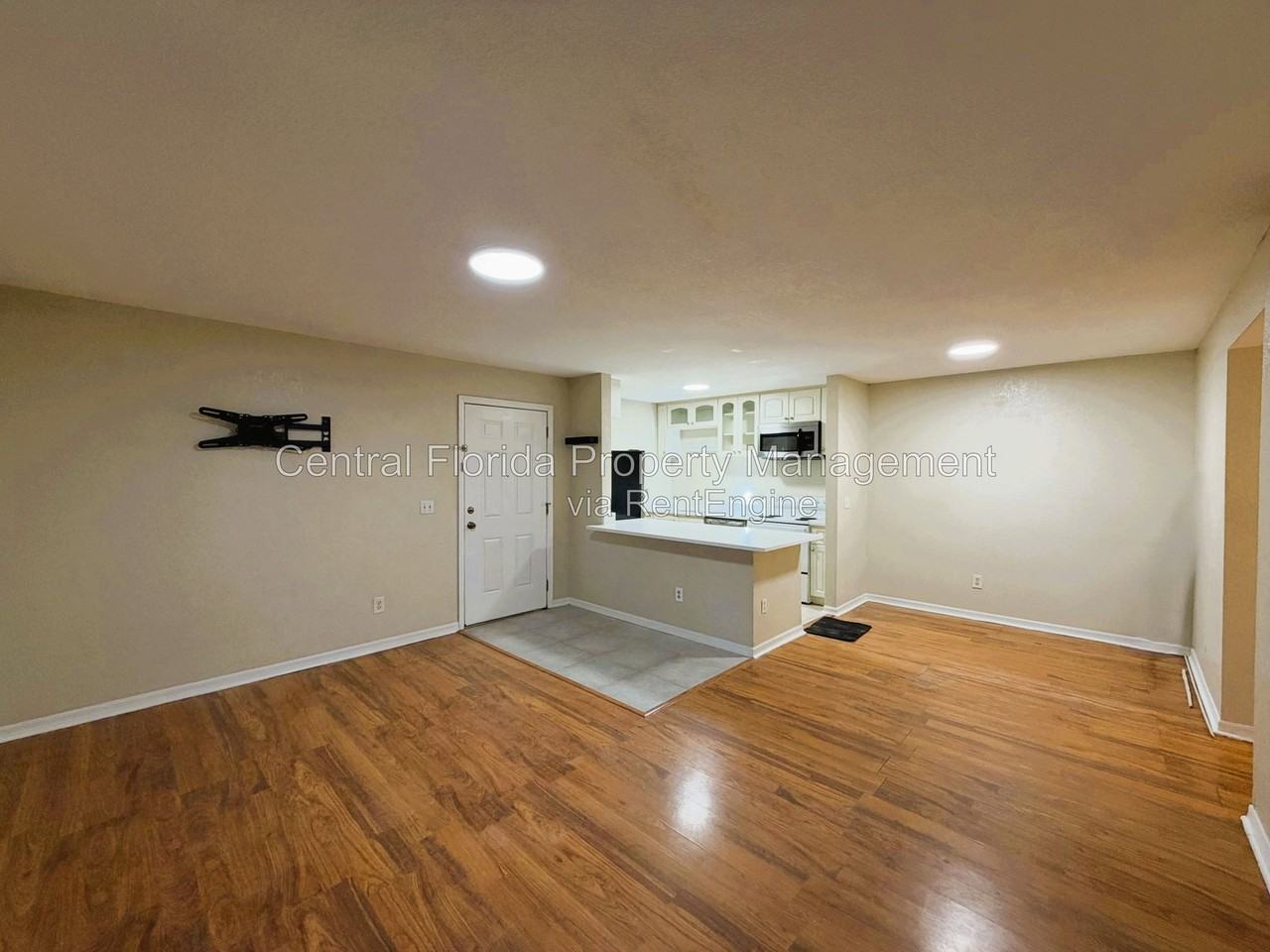 2542 Oak Park Way #101-1 - Photo 4 of 17