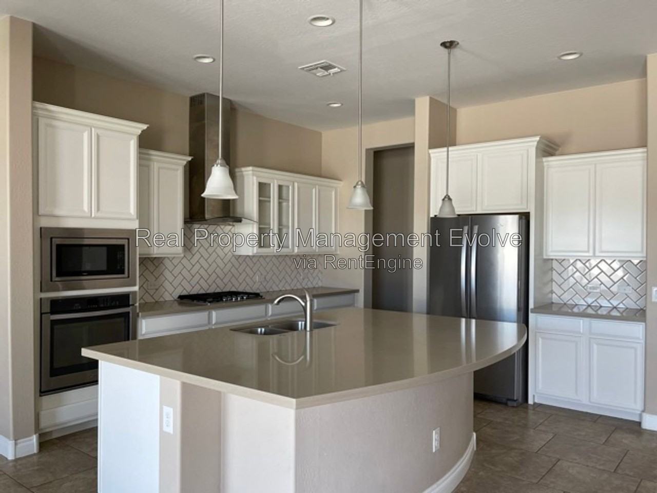 18368 W Thunderhill Pl - Photo 3 of 17