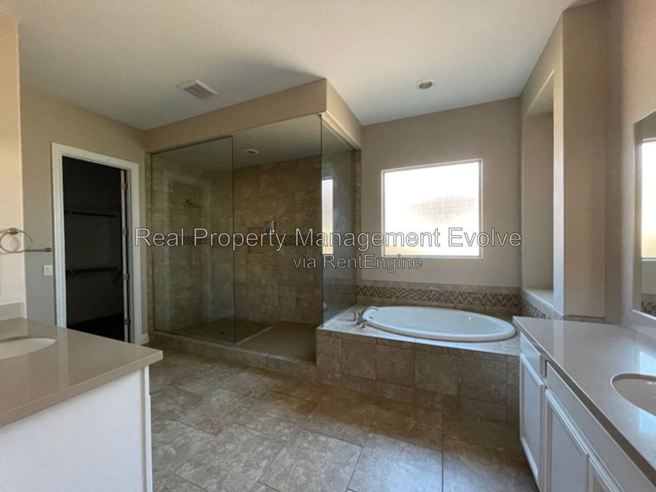 18368 W Thunderhill Pl - Photo 5 of 17