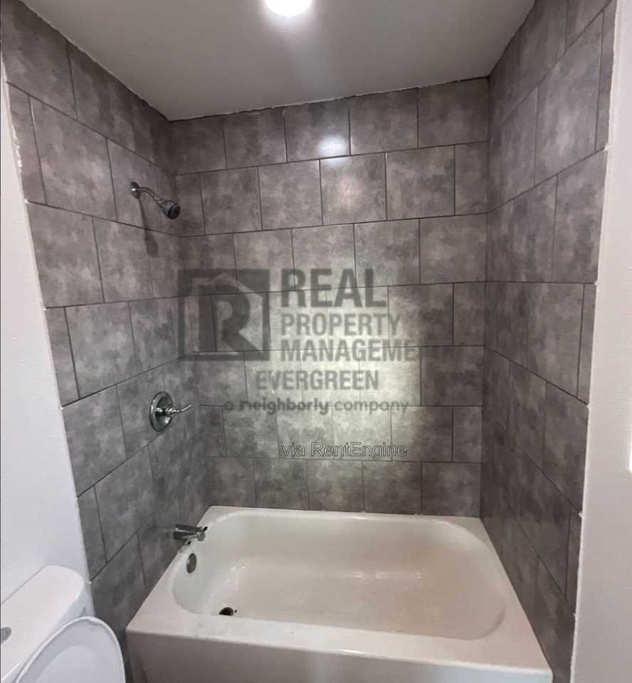172 N F St #B - Photo 5 of 5