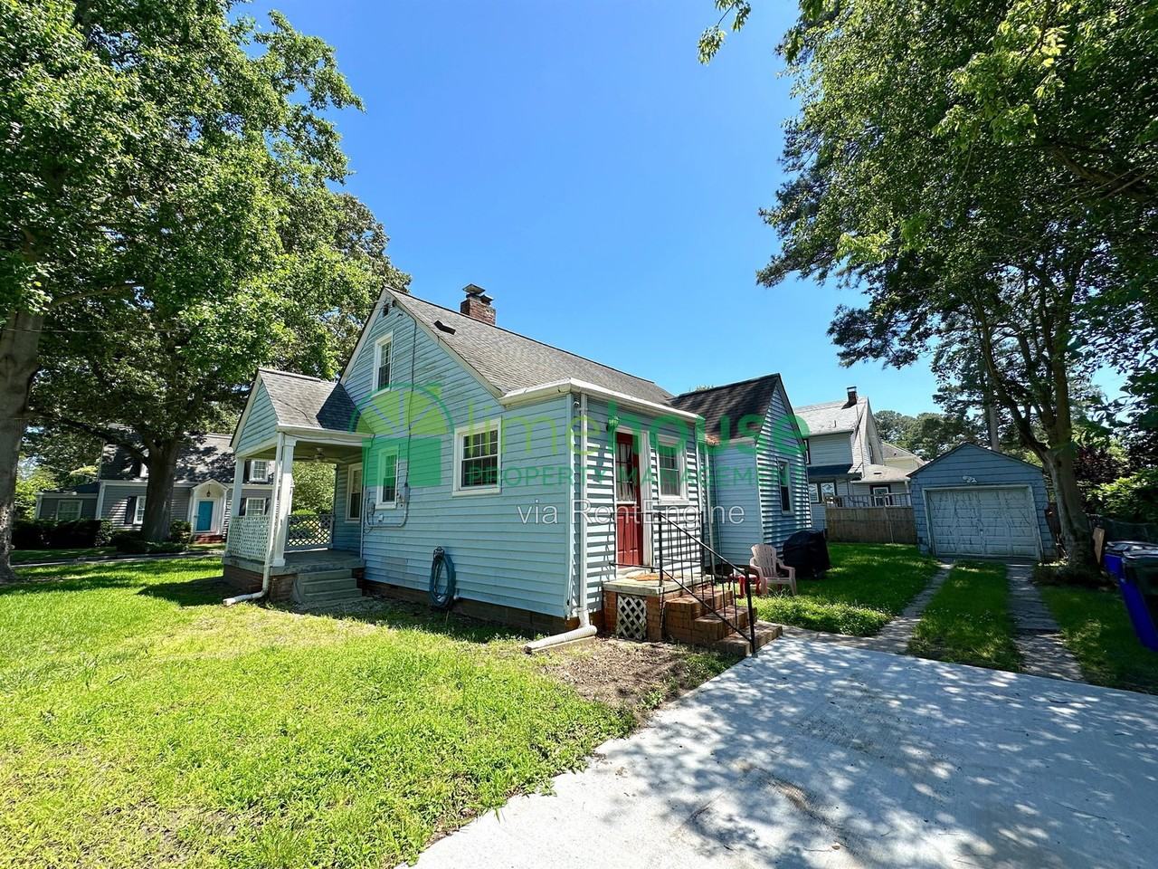 8973 Saint George Ave - Photo 2 of 20