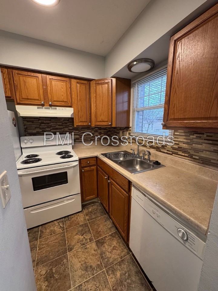 2803 Kipling Ave Nw - Photo 4 of 16