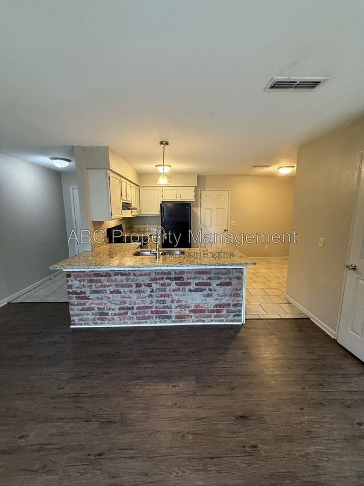 3035 W Mica St - Photo 2 of 17