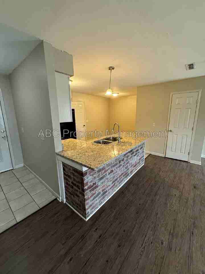 3035 W Mica St - Photo 6 of 17