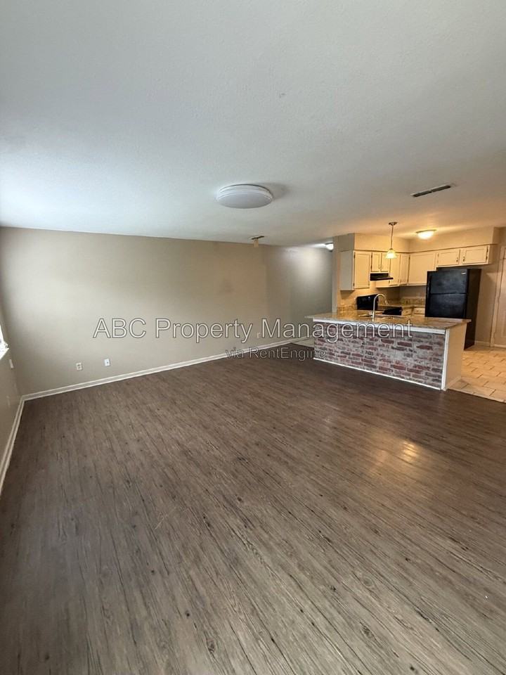 3035 W Mica St - Photo 7 of 17