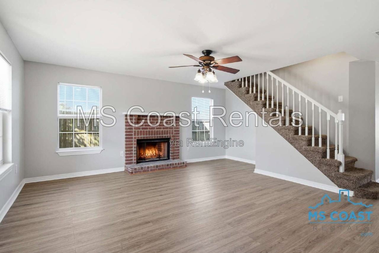14798 Nassau Dr - Photo 3 of 26