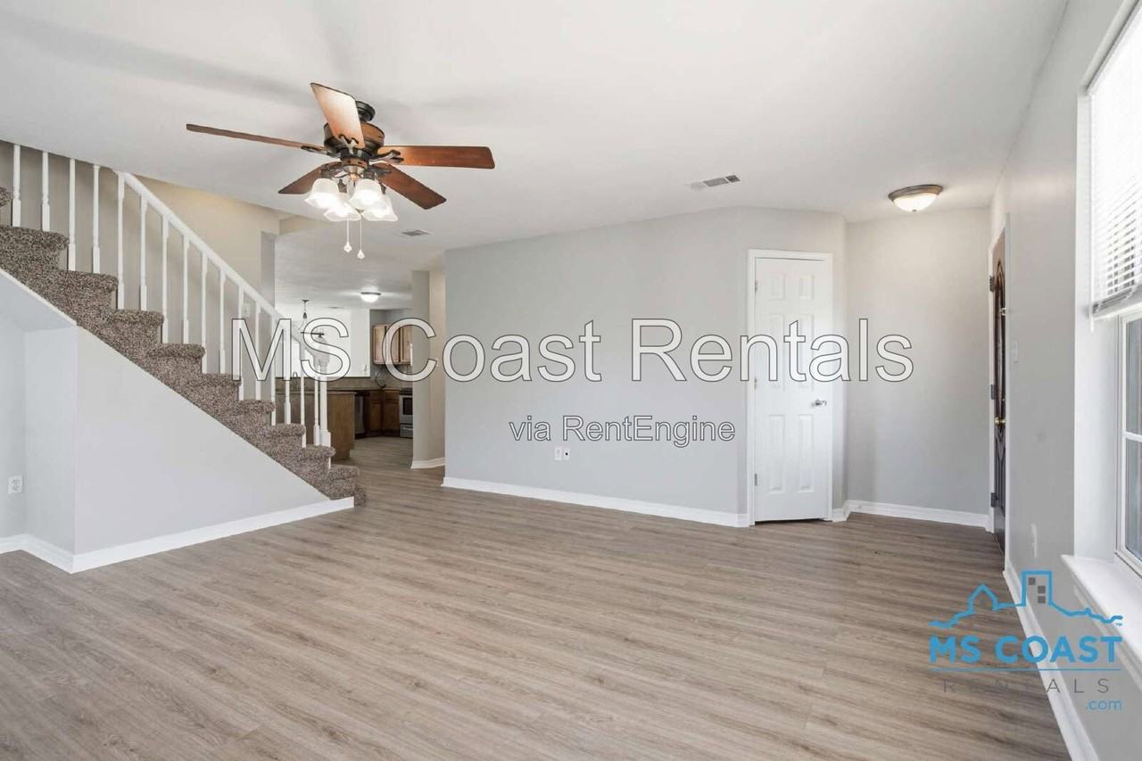 14798 Nassau Dr - Photo 4 of 26