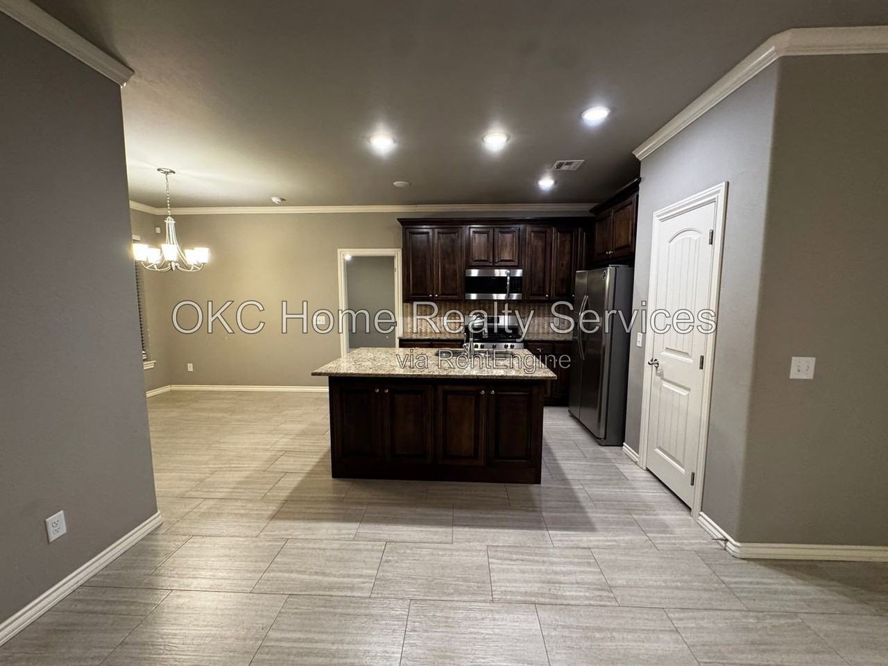 2308 Paraiso Way - Photo 4 of 22