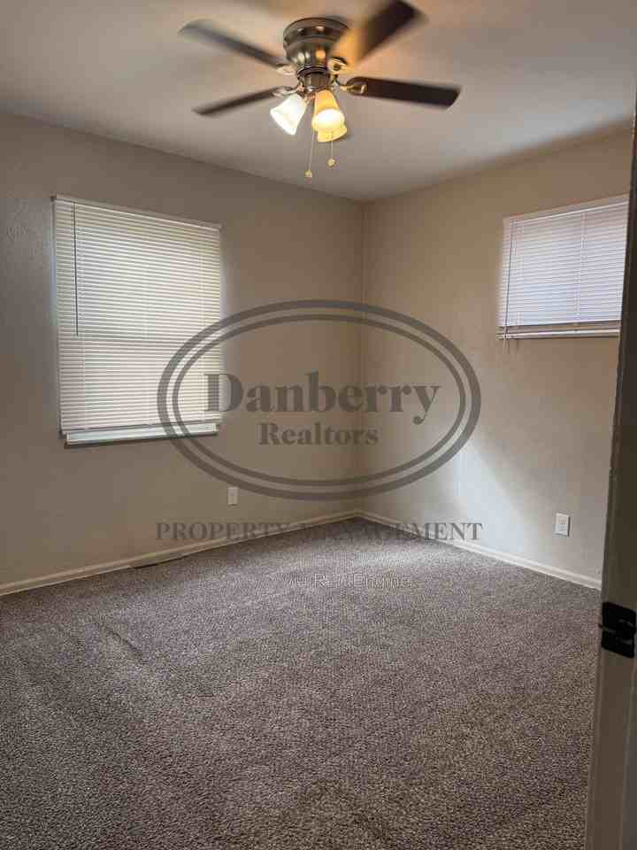 331 Southview Dr - Photo 6 of 9