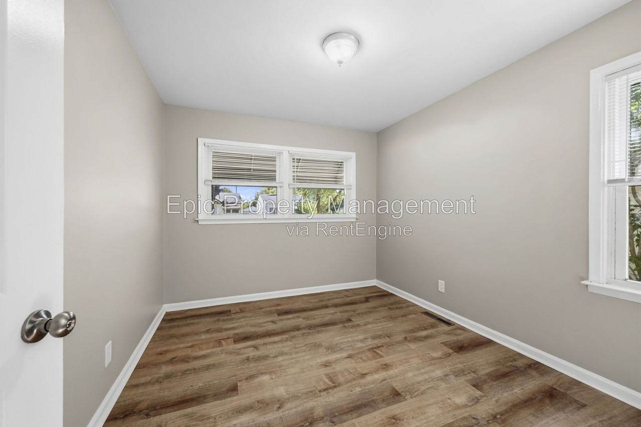 22435 Sharrow Ave - Photo 6 of 7