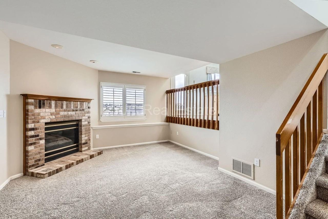 21581 Omaha Ave - Photo 2 of 12