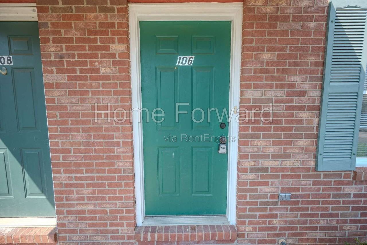 106 Bourbon Hills Dr - Photo 2 of 17