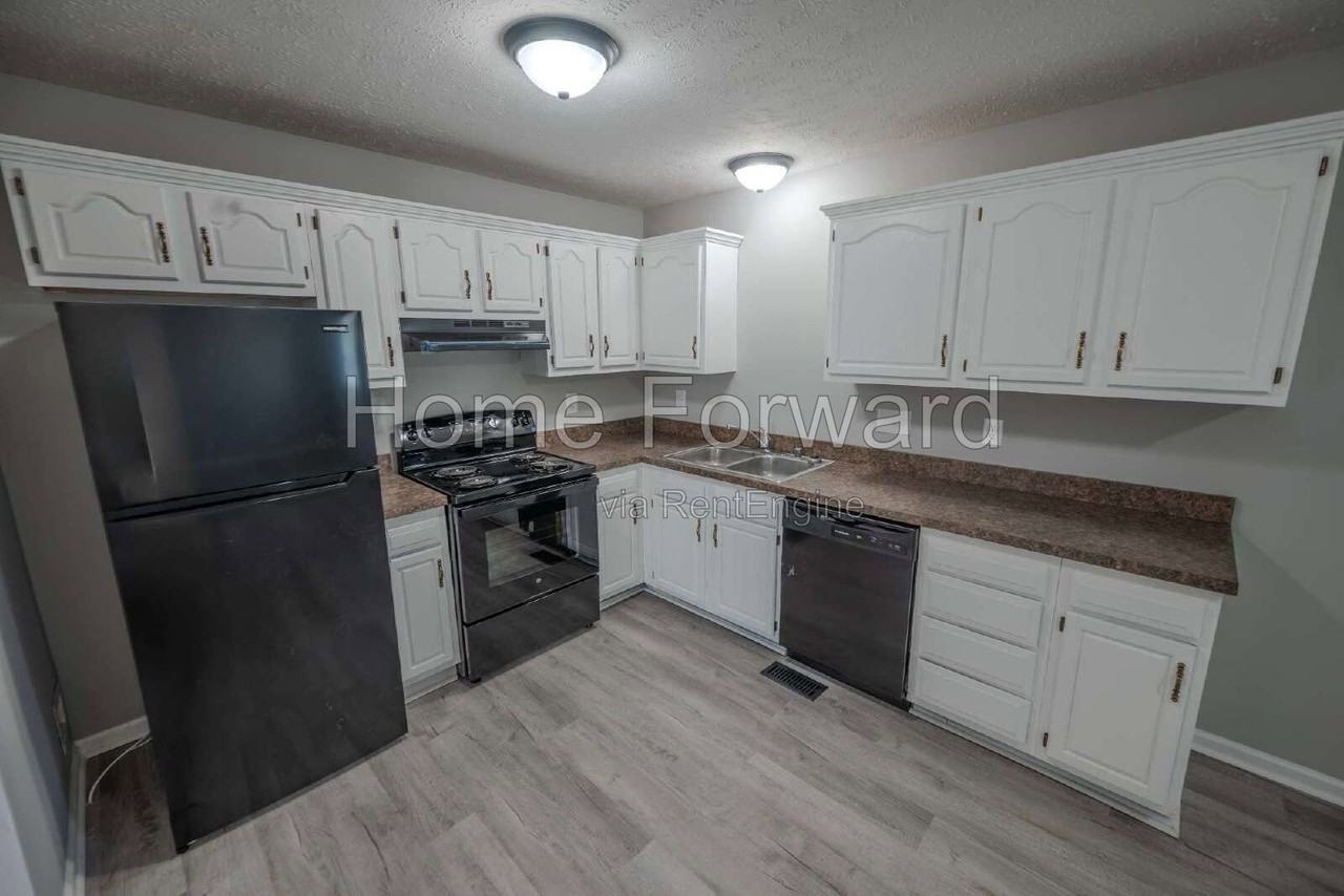 106 Bourbon Hills Dr - Photo 7 of 17