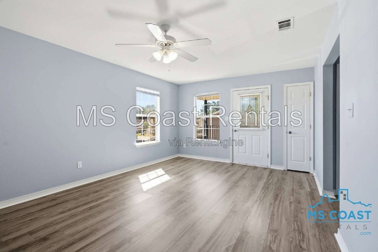 15135 Deer Creek Dr #A - Photo 5 of 20