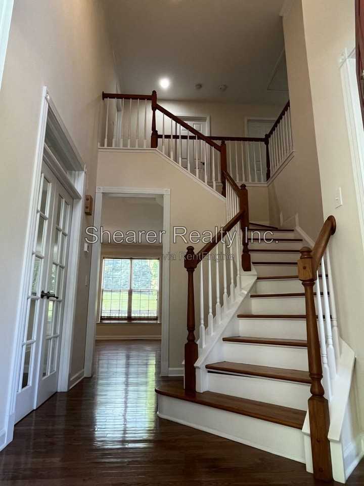 8531 Camberly Rd - Photo 4 of 32
