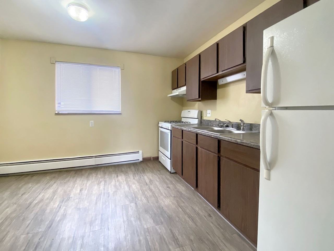 136 N Lake St #2 - Photo 3 of 8