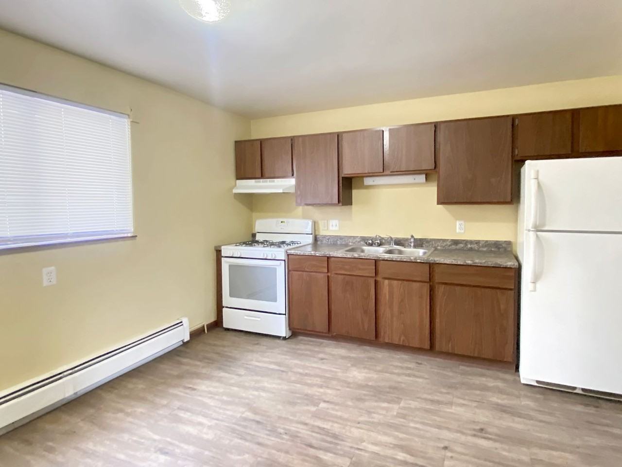 136 N Lake St #2 - Photo 4 of 8