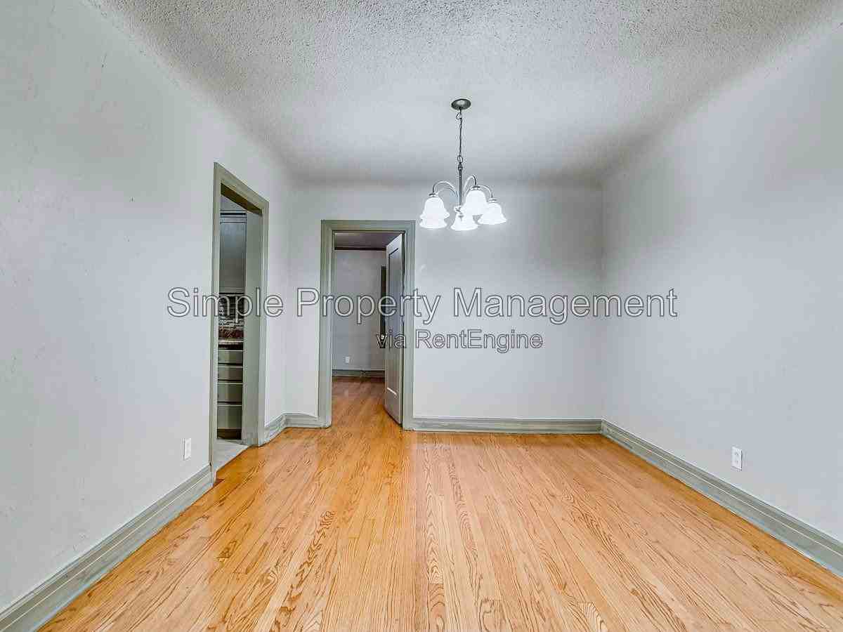 2504 Nw 19th St - Photo 5 of 10