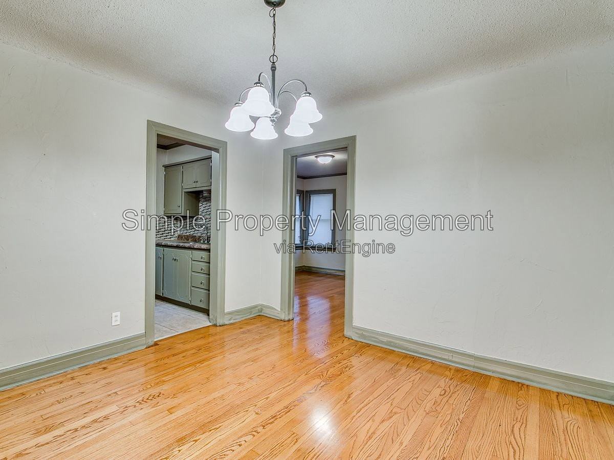 2504 Nw 19th St - Photo 6 of 10
