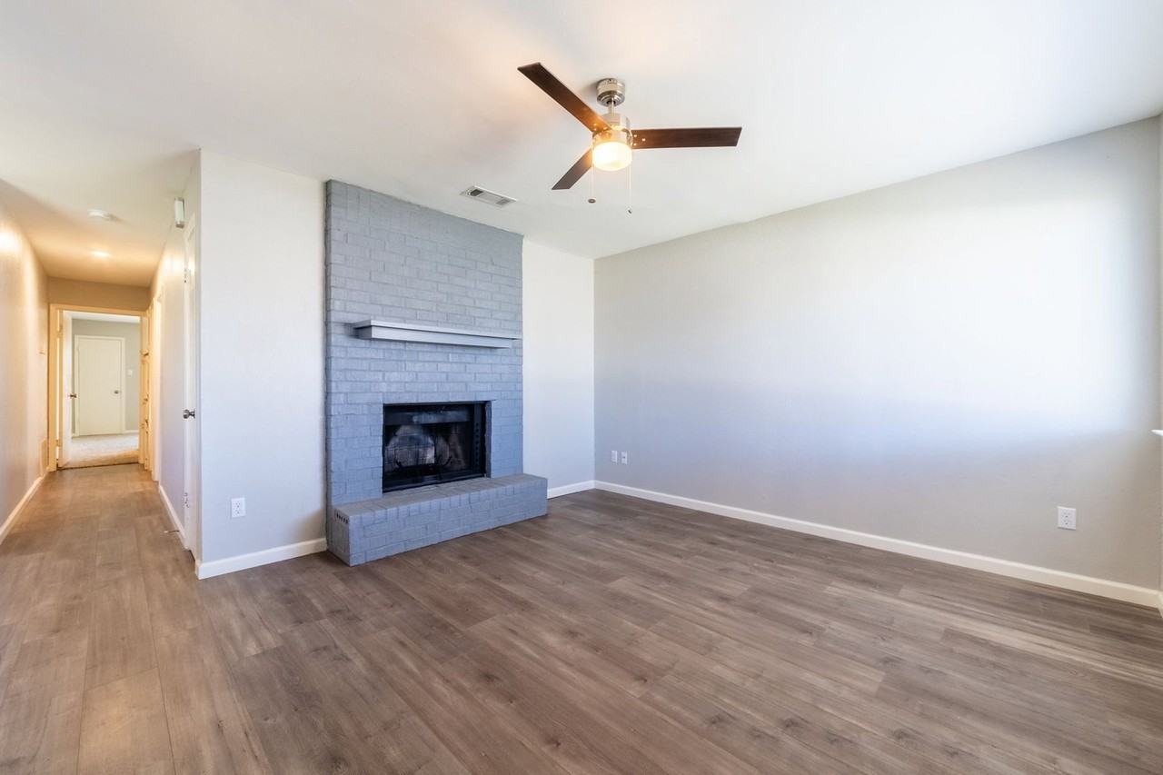 2203 E Stassney Ln #B - Photo 2 of 45
