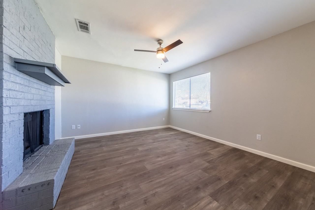 2203 E Stassney Ln #B - Photo 3 of 45