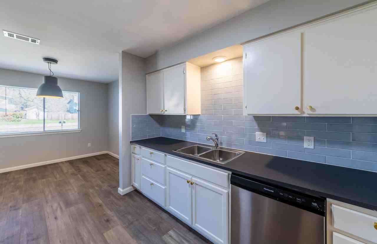 2203 E Stassney Ln #B - Photo 6 of 45