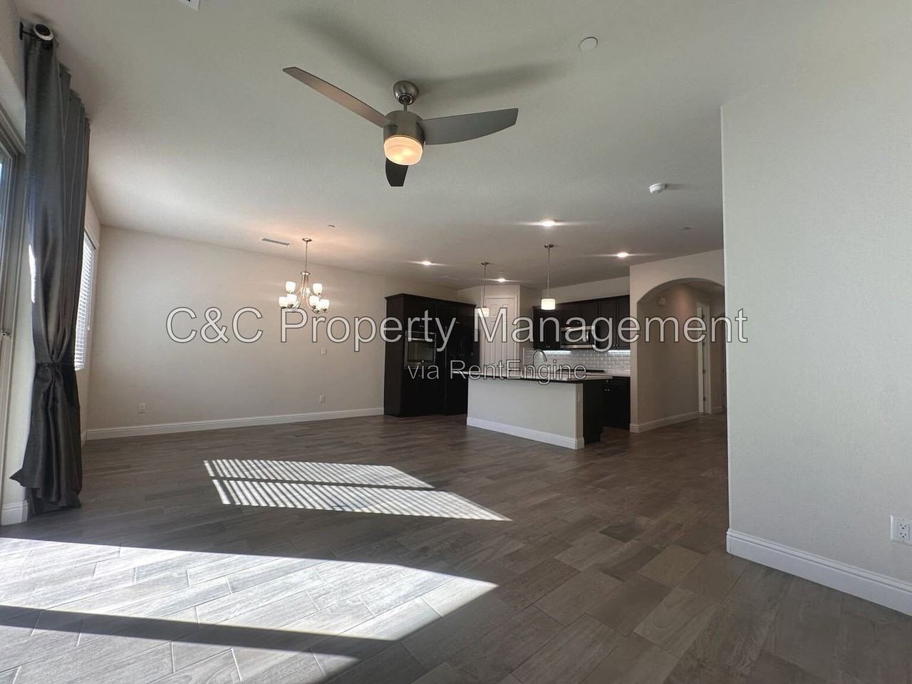 1407 E Via Azzurra Way - Photo 4 of 28
