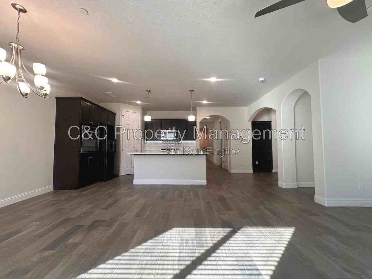 1407 E Via Azzurra Way - Photo 5 of 28