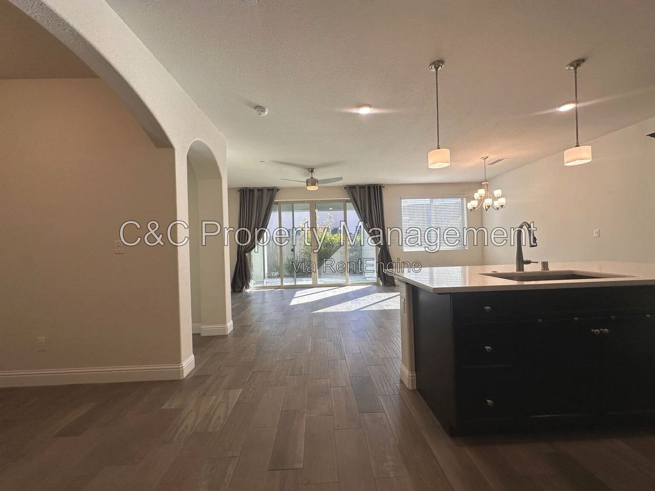 1407 E Via Azzurra Way - Photo 7 of 28