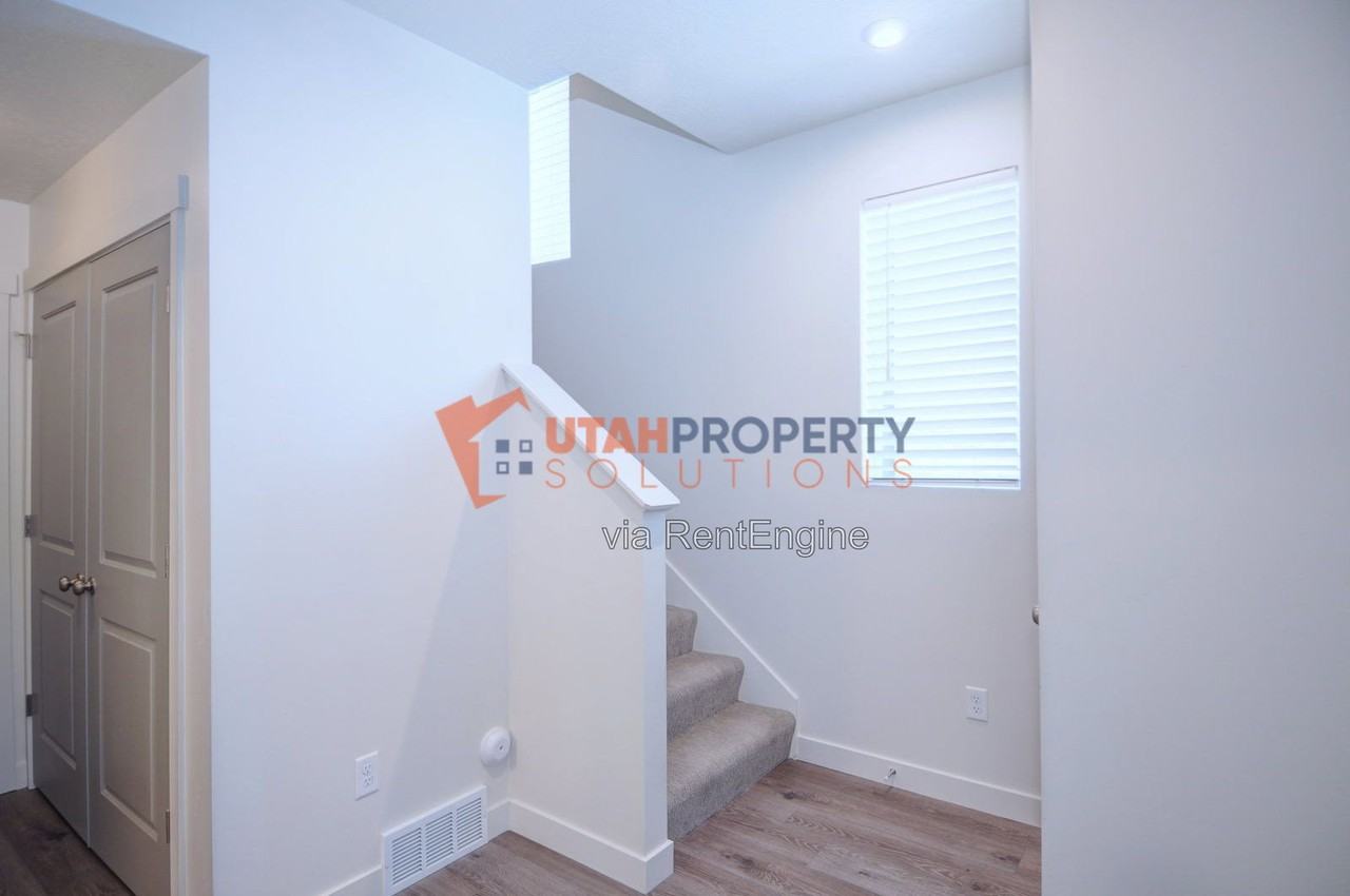 1026 W 430 S - Photo 6 of 38