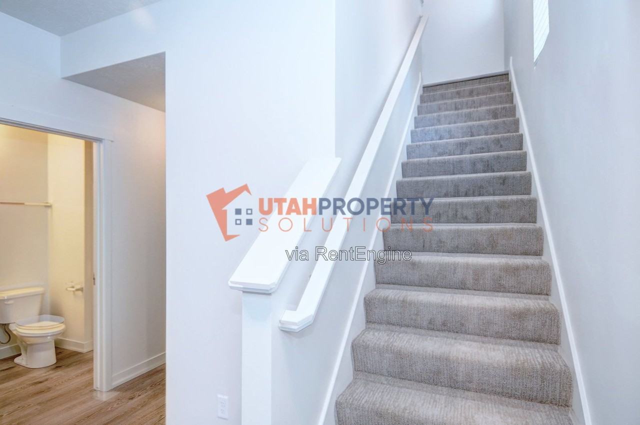 1026 W 430 S - Photo 7 of 38