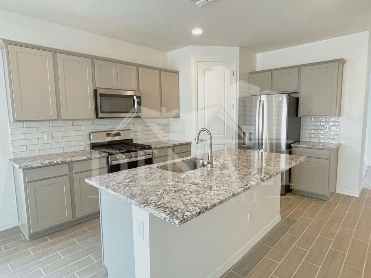 6104 S Calderon - Photo 4 of 31