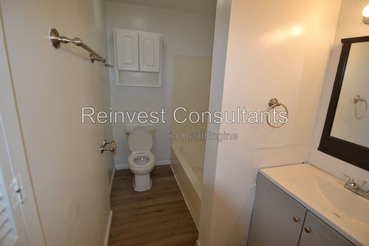 1986 Queen City Ave #2 - Photo 3 of 8