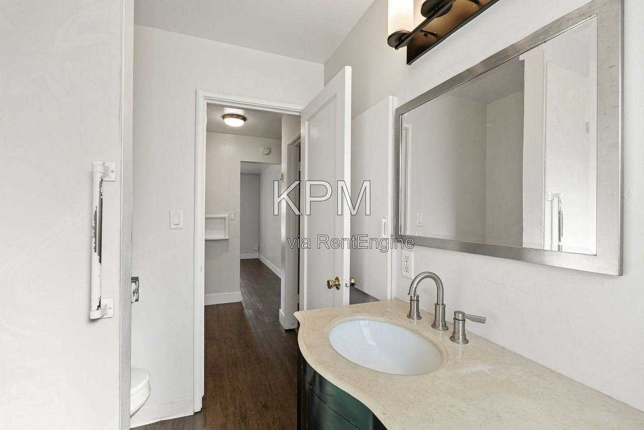 1861 N Hunter St - Photo 4 of 25