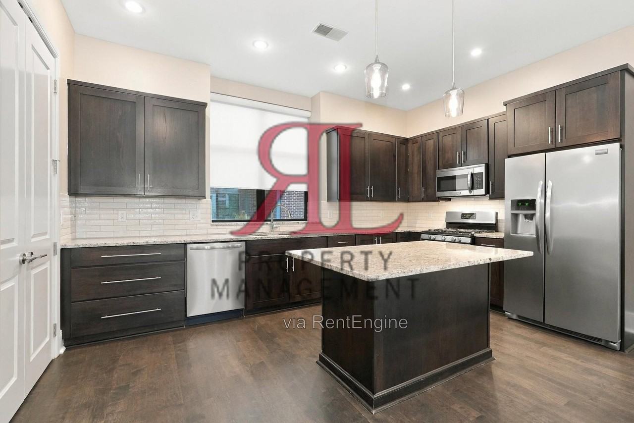 107 Aston Row Ln #1 - Photo 5 of 24