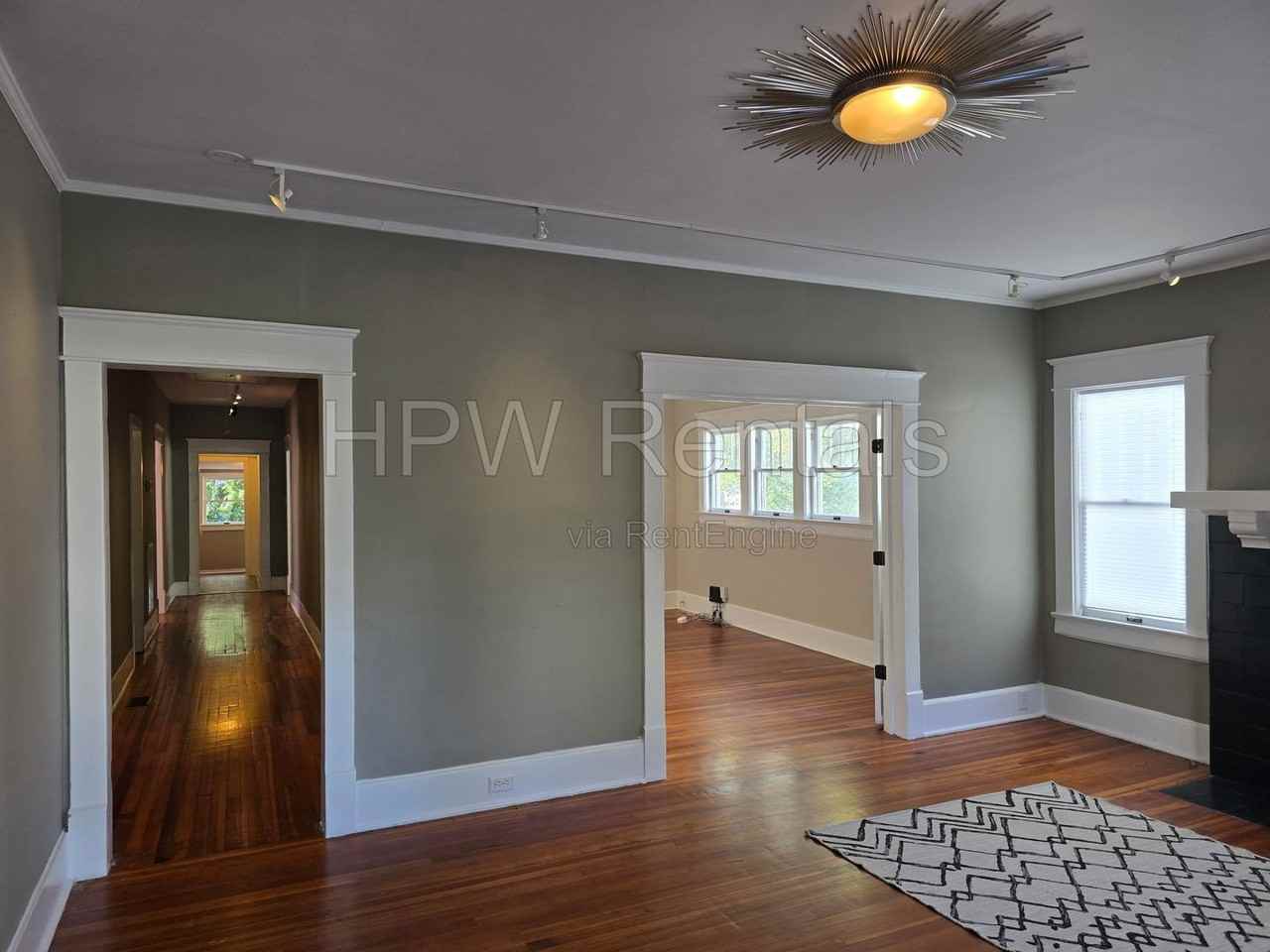 709 North St - Photo 5 of 25
