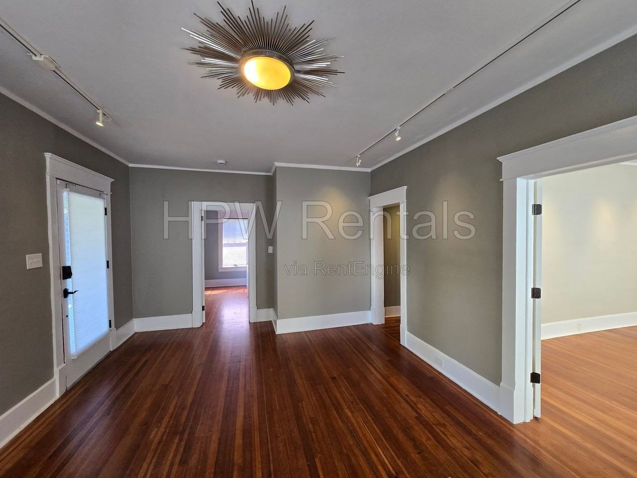 709 North St - Photo 7 of 25